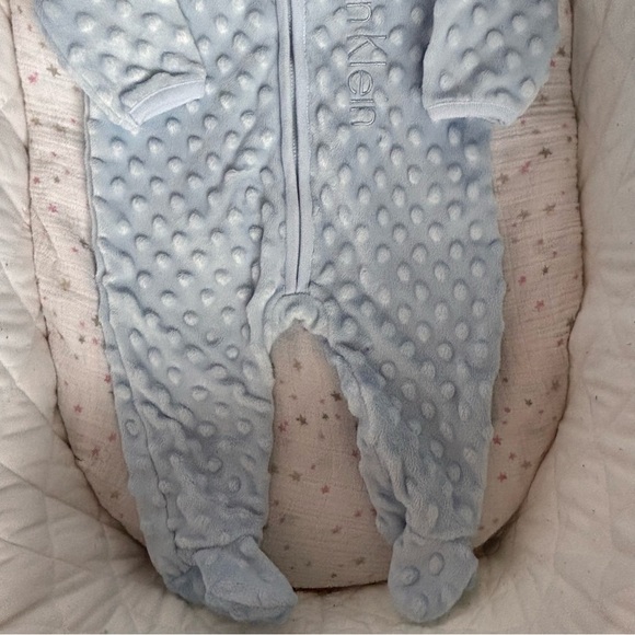 ⭒ 3-6M Calvin Klein Warm Hooded Baby Blue Textured Onesie plush Zip-up ⭒ - Picture 3 of 14